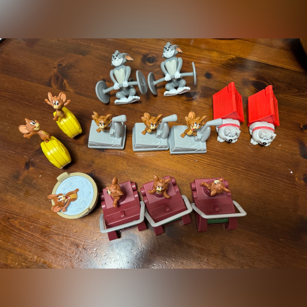 Lot of 13 pcs McDonalds Happy Meal Toys - TOM & JERRY